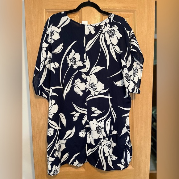 Kona Sol Women’s Beach Coverup Navy & White Floral Pattern Beach Tunic - Picture 10 of 10